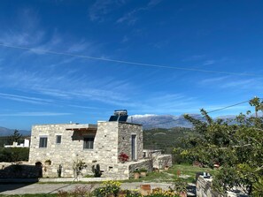 Exterior - Kipos, Pano Apartment on the outskirts of Kamilari (Metochi) (Kamilári, Heraklio, Greece)