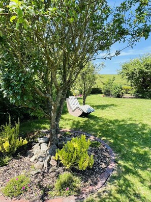 Property grounds - Exclusive North Sea domicile: 120m² on the dyke, 5 persons, large garden! (Carolinensiel)