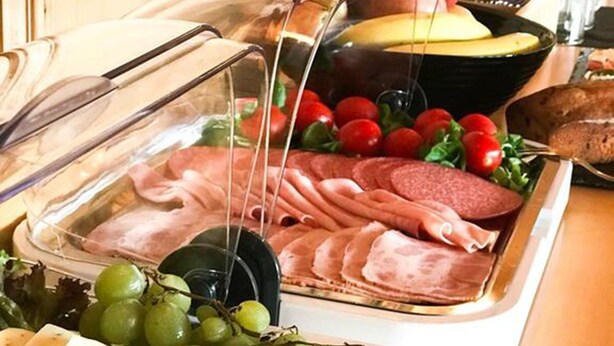 매일 뷔페 아침 식사 유료