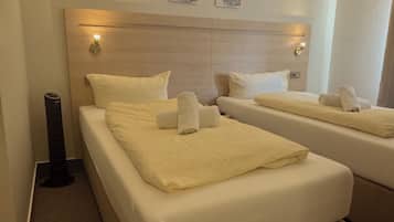 Desk, soundproofing, free WiFi, bed sheets
