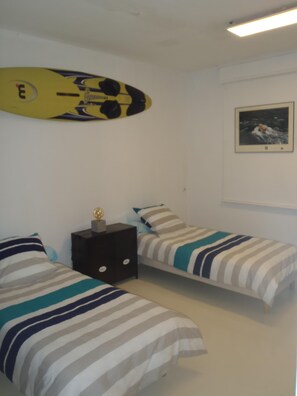 3 bedrooms, iron/ironing board, bed sheets, wheelchair access