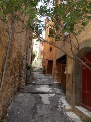 Enceinte de lâhĂ©bergement