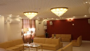 Lobby sitting area - Hotel Galaxy Grand (Lucknow)