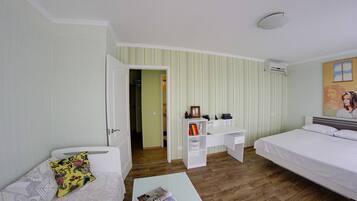 1 bedroom, iron/ironing board, free cots/infant beds, travel cot