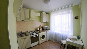 Apartment, Terrace | Private kitchen | Fridge, microwave, oven, stovetop