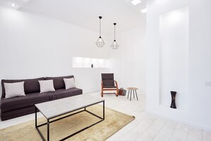 LCD TV - Flatsis Apartment Bazhanova 12 (Kharkiv)