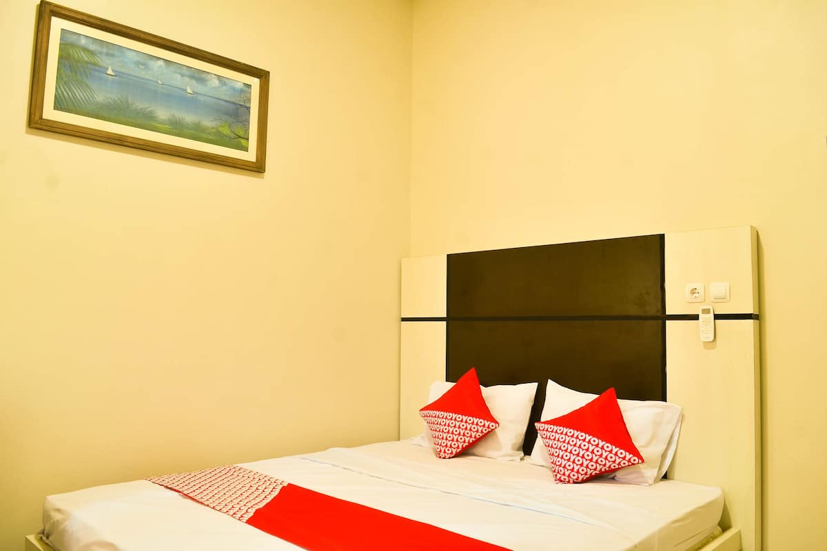 Deluxe Double Room | Desk, free WiFi, bed sheets