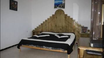 Minibar, bureau, rideaux occultants, lits pliants/supplémentaires