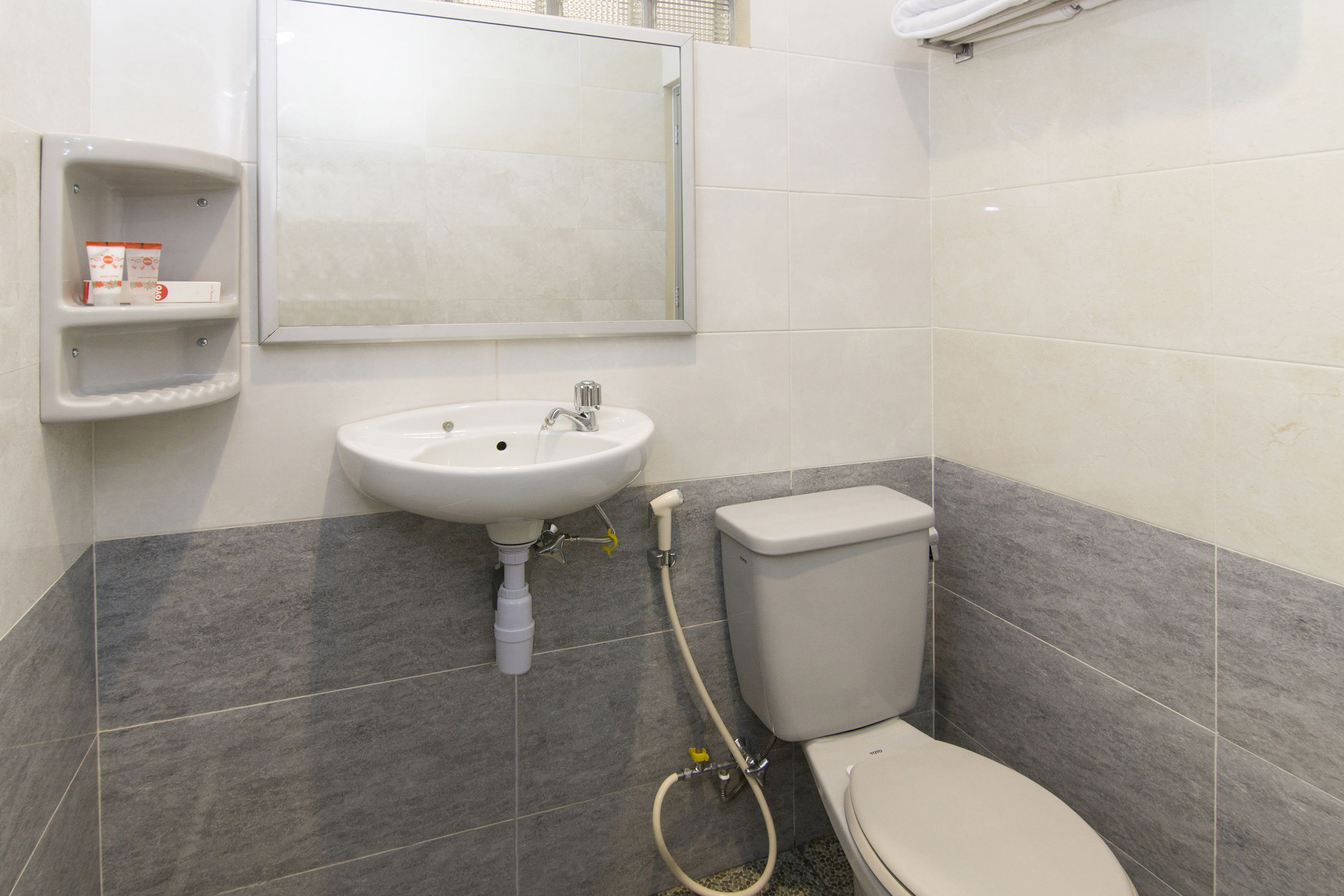 Foto - SUPER OYO 890 Dewi Fortuna Guest House