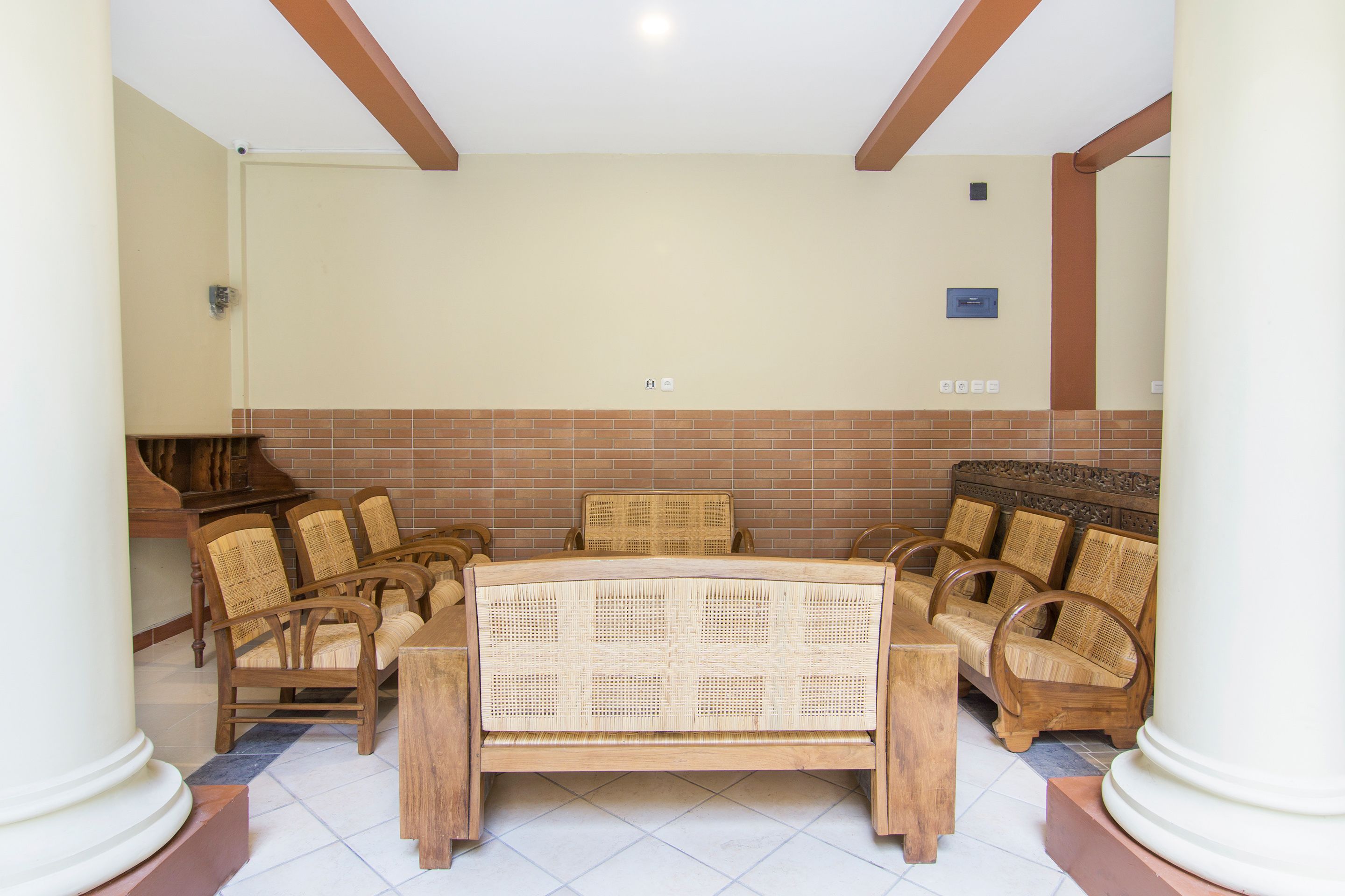 Foto - SUPER OYO 890 Dewi Fortuna Guest House