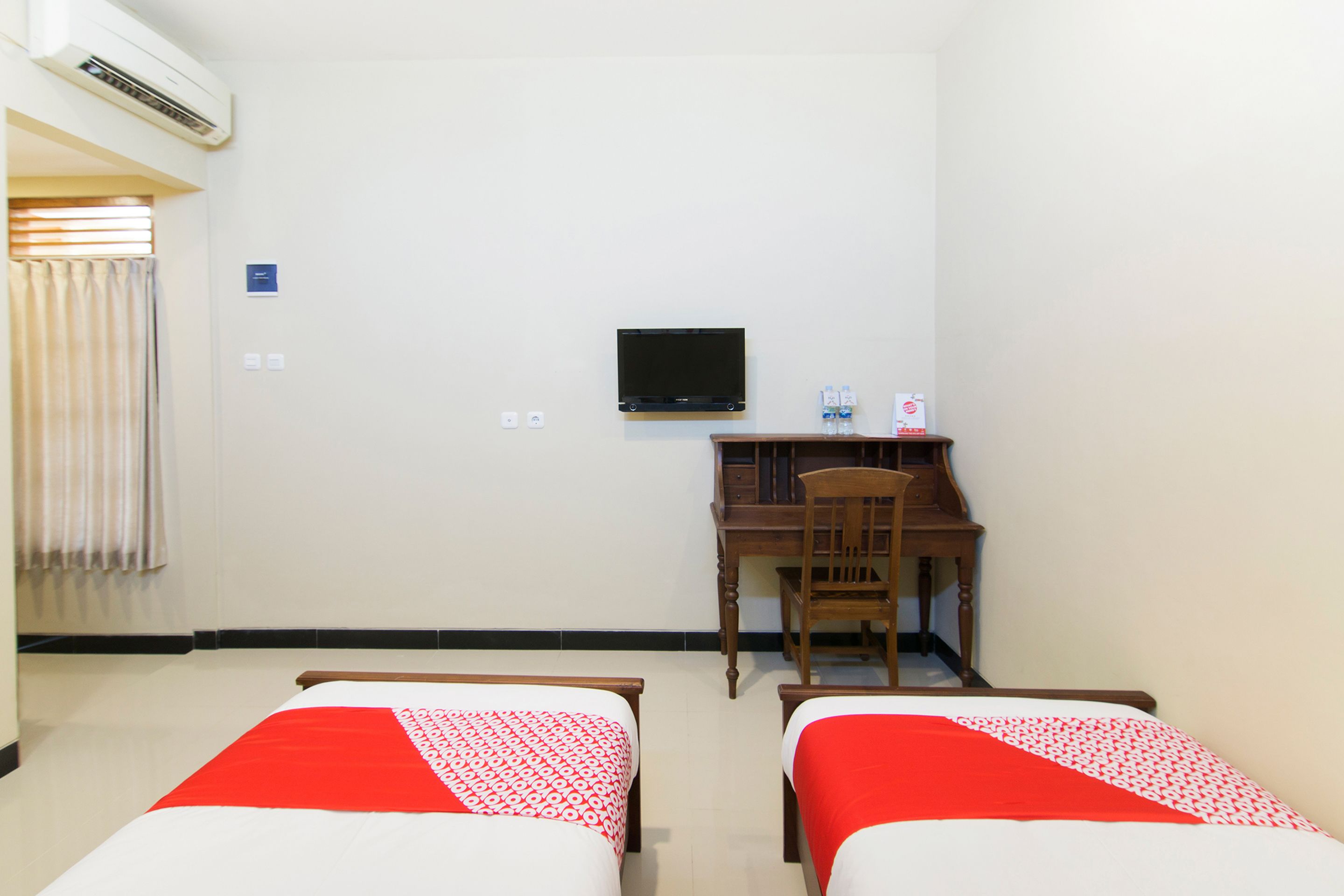 Foto - SUPER OYO 890 Dewi Fortuna Guest House