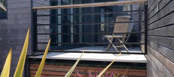 Modern appartement met terras, stadscentrum, 100 m van zee