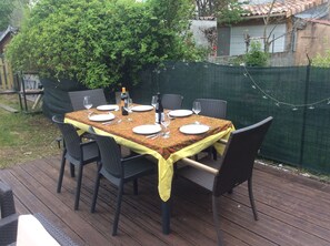 Outdoor dining