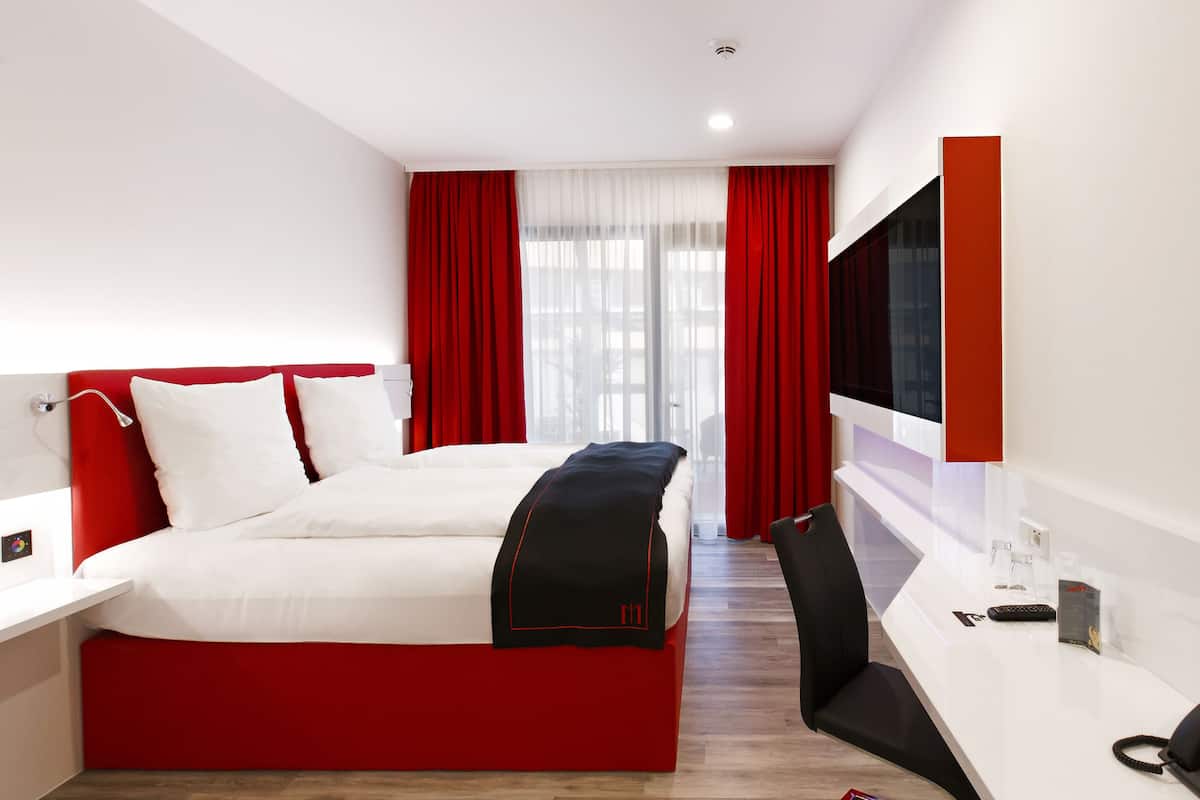 deluxe room (dormero) | 1 bedroom, hypo-allergenic bedding, free minibar items, in-room safe