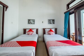 Desk, free WiFi, bed sheets