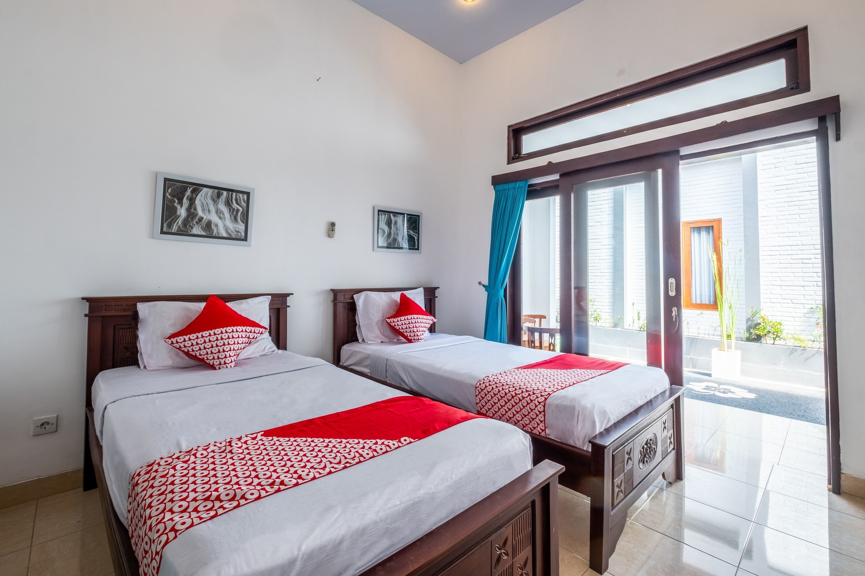 Standard Twin Room | Meja, Wi-fi percuma, cadar katil 