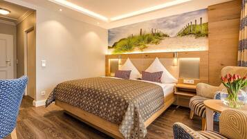 Hypo-allergenic bedding, in-room safe, free WiFi, bed sheets