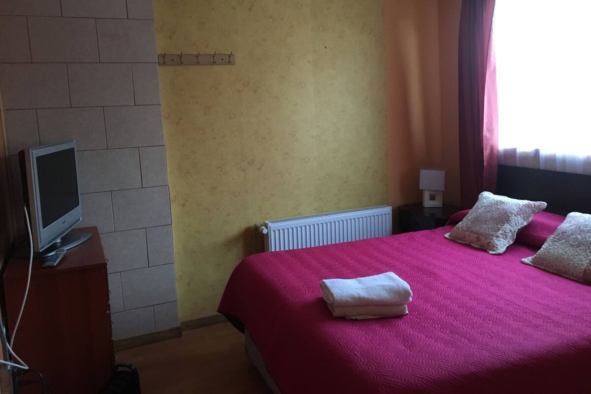 Rollaway beds, free WiFi