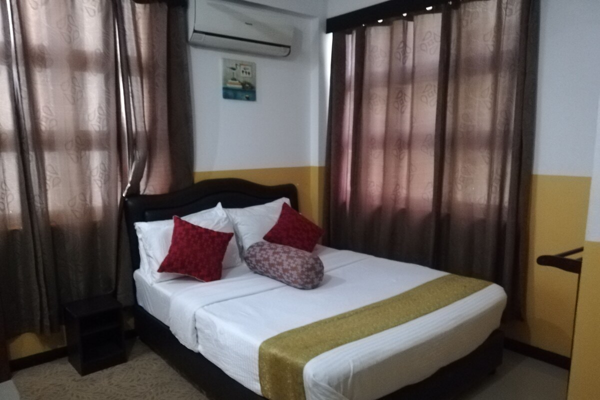 Phòng 2 giường đơn Deluxe, không hút thuốc, quang cảnh thành phố | Két bảo mật tại phòng, trang trí khác biệt 