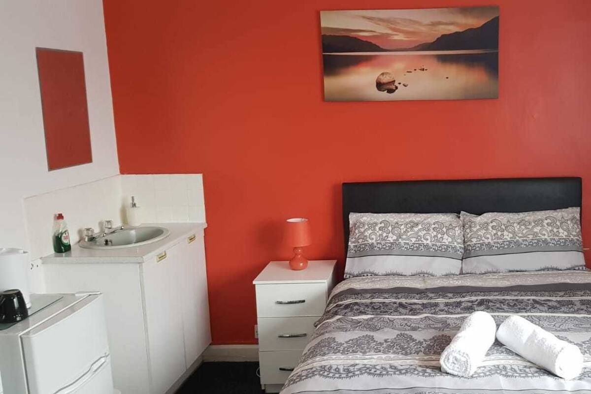 Basic Double Room (The Sunset Suite) | WiFi (free), bed sheets