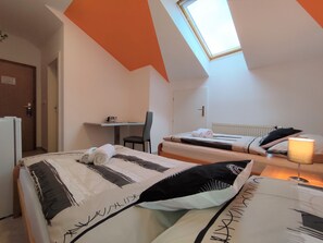 Basic Room - Hotel 28 (Jaromer)