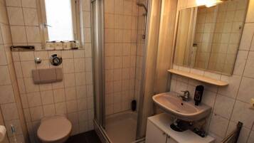 Apartment | Bathroom | Shower