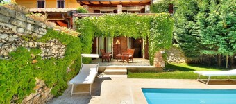 ANTHONY rural villa with private swimming pool