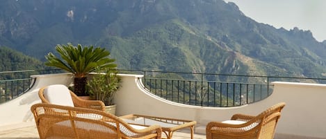 Villa Margherita Suite | 1 bedroom, minibar, in-room safe, desk
