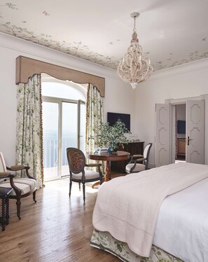 Villa Margherita Suite | 1 ห้องนอน, มินิบาร์, ตู้นิรภัยในห้องพัก, โต๊ะทำงาน