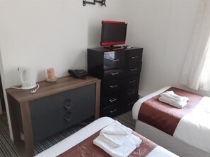 Standard Triple Room, City View - Coastal Bay Hotel (Blackpool)