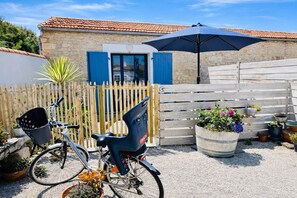 Exterior - LE LOGIS, Gîte 1. Clos des Aigrettes, 30m from La Cotinière Port. (Saint-Pierre-d'Oléron)