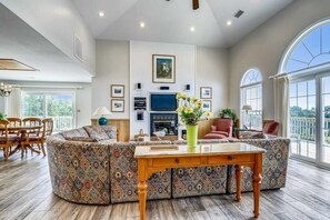 TV, fireplace, DVD player, stereo