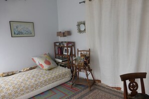 3 bedrooms, iron/ironing board, WiFi - villa with pool in the heart of Luberon (Maubec)