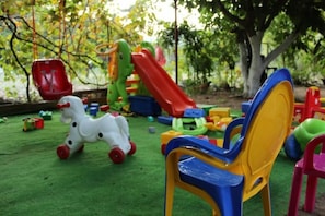Area giochi per bambini (all'aperto)