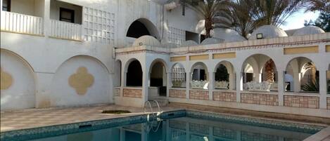 Alberca al aire libre