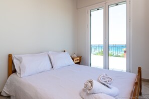 House, 2 Bedrooms | Soundproofing, iron/ironing board, free cribs/infant beds, free WiFi