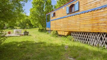 Roulotte Bleue | Blackout curtains, soundproofing