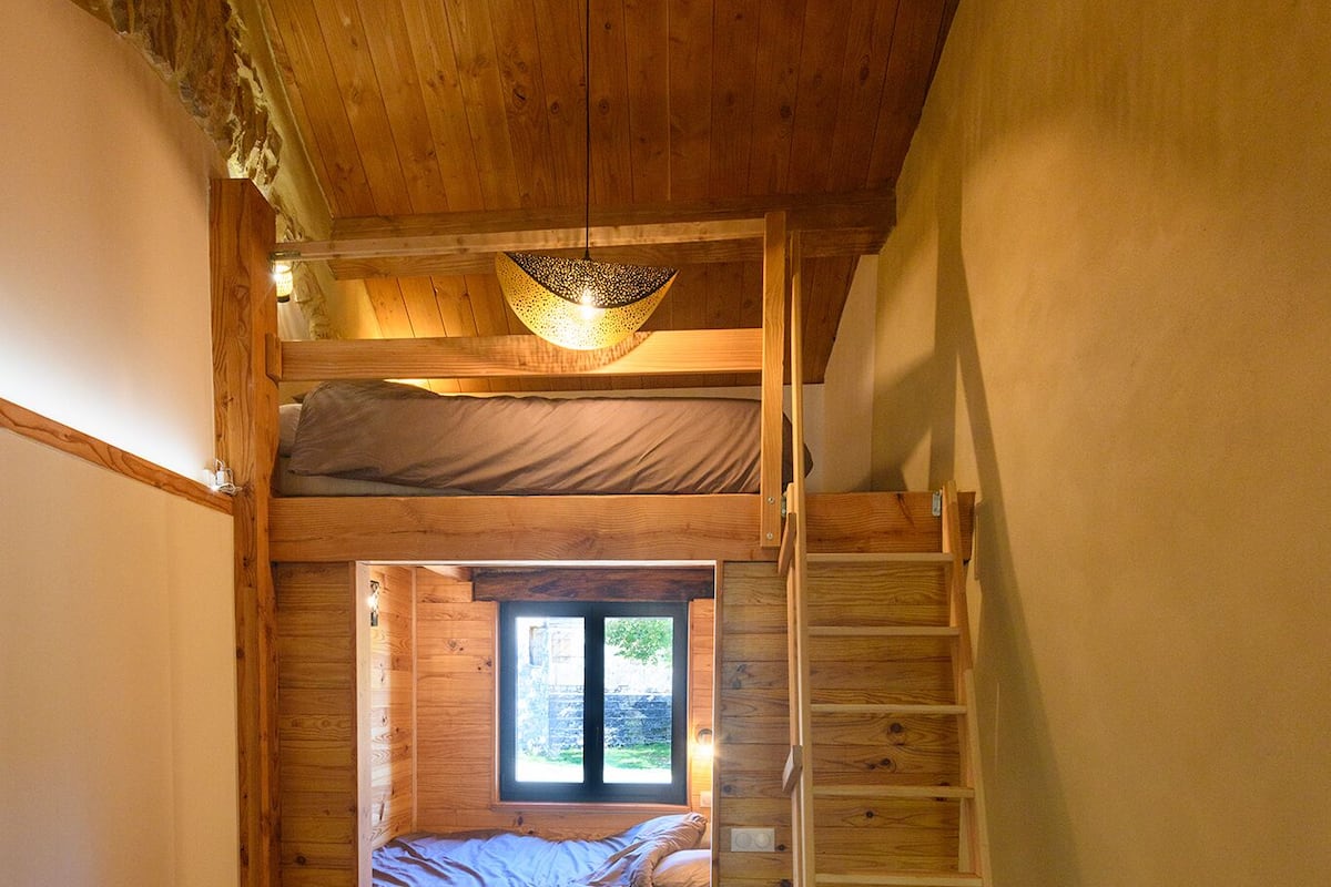 Traditional Studio Suite | Premium bedding, laptop workspace, blackout drapes, soundproofing