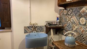 Dusche, Bademäntel, Hausschuhe, Bidet