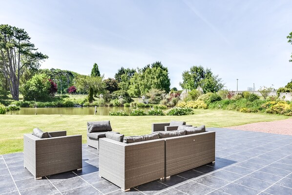 Grand-Apartment, 2 Schlafzimmer, Terrasse, Seeblick | Blick auf den See