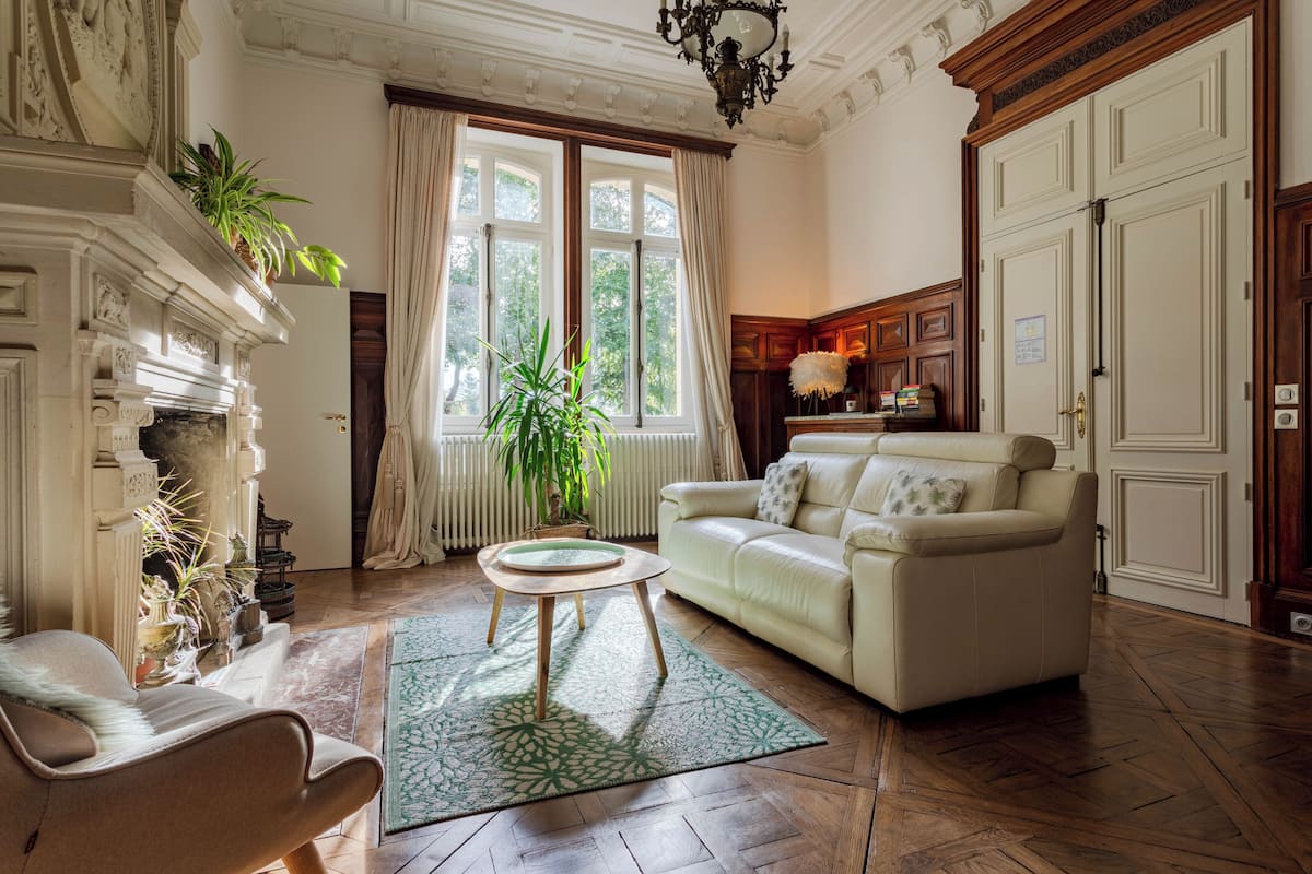 Grand Apartment, 2 Bedrooms, Terrace, Lake View | Living area