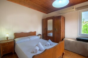 Casa, 2 camere da letto | Una scrivania, Wi-Fi gratuito, lenzuola