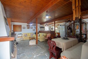 Casa, 2 camere da letto | Area soggiorno | TV, lettore DVD