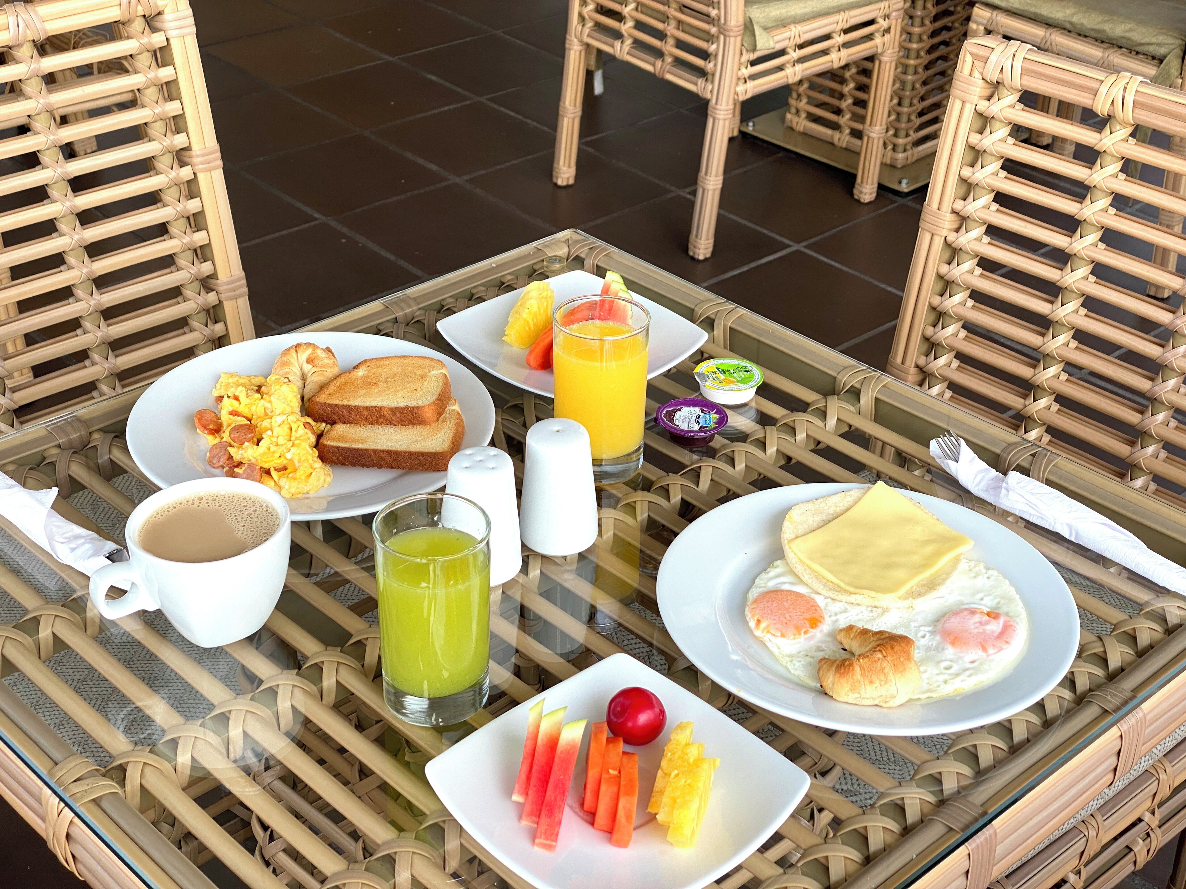 free daily continental breakfast