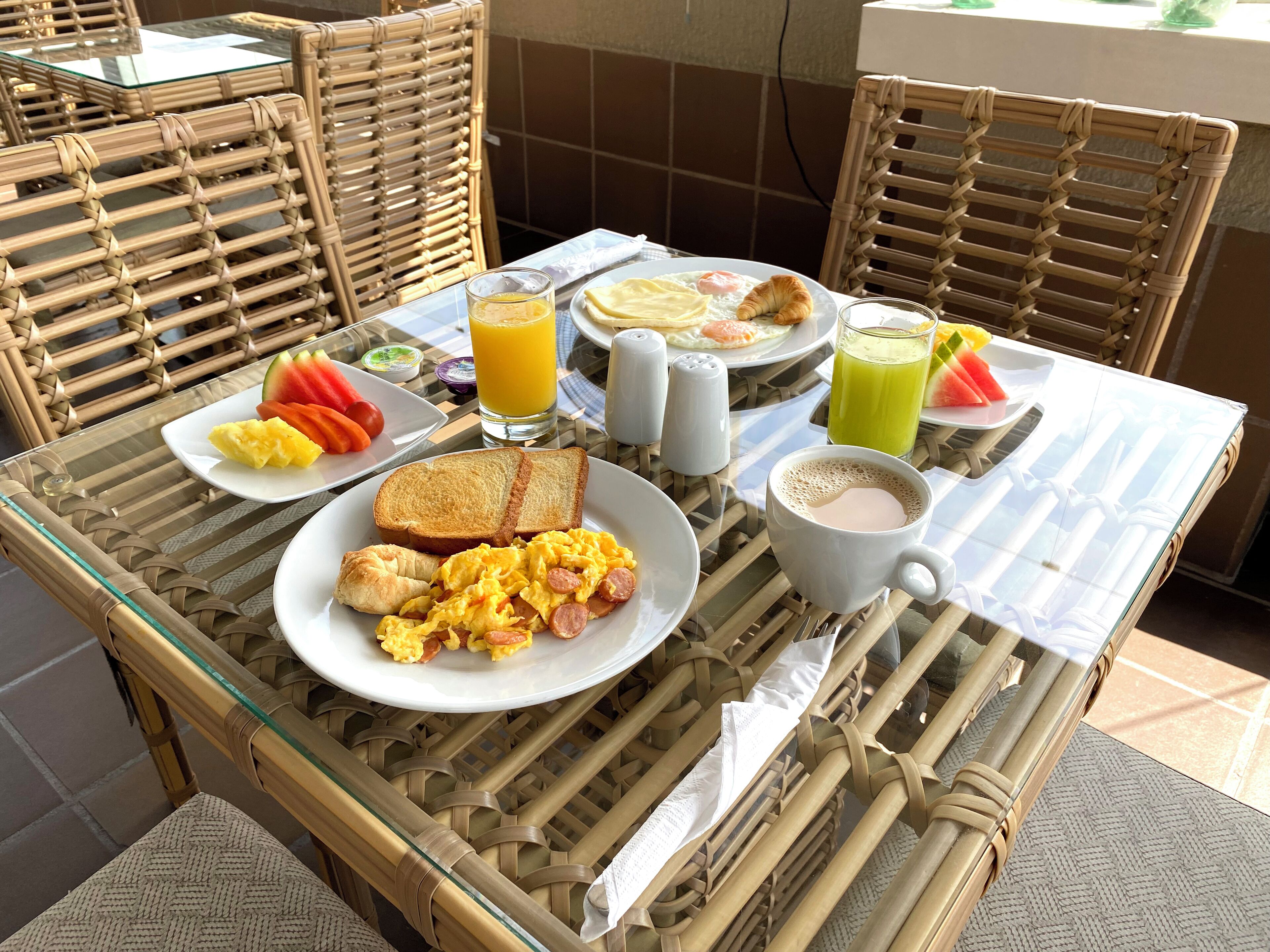 free daily continental breakfast