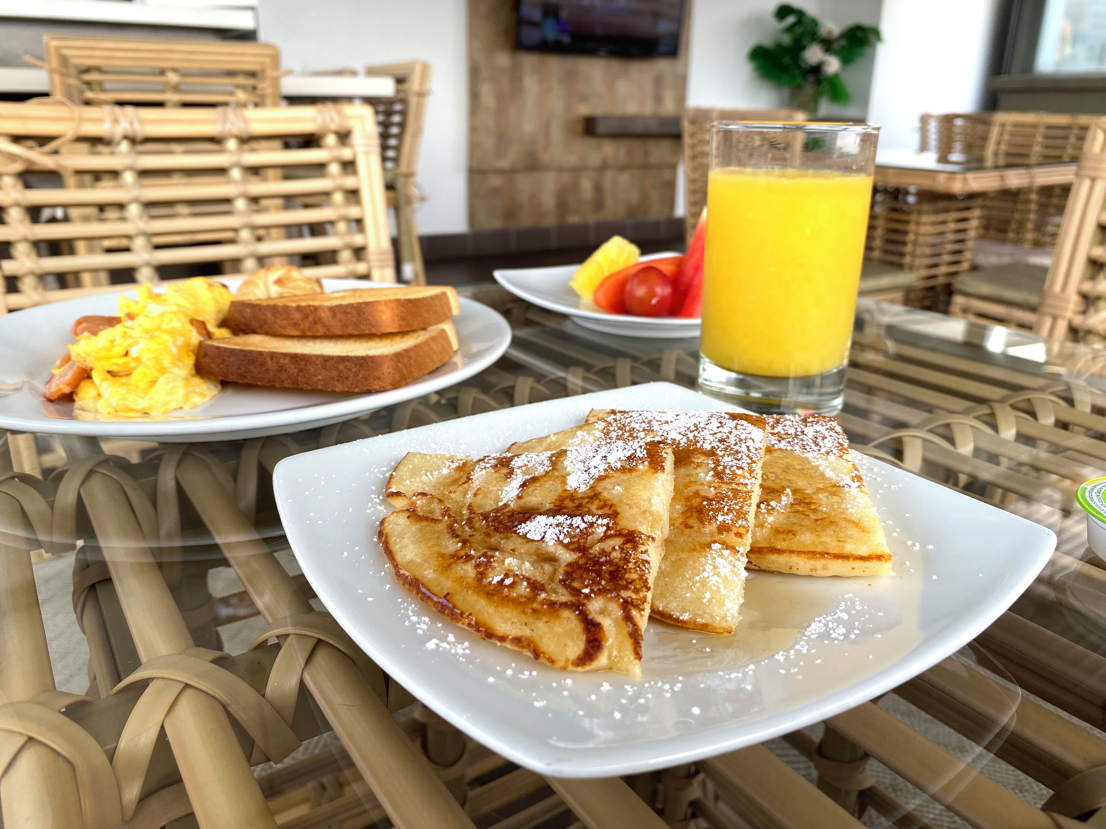 free daily continental breakfast