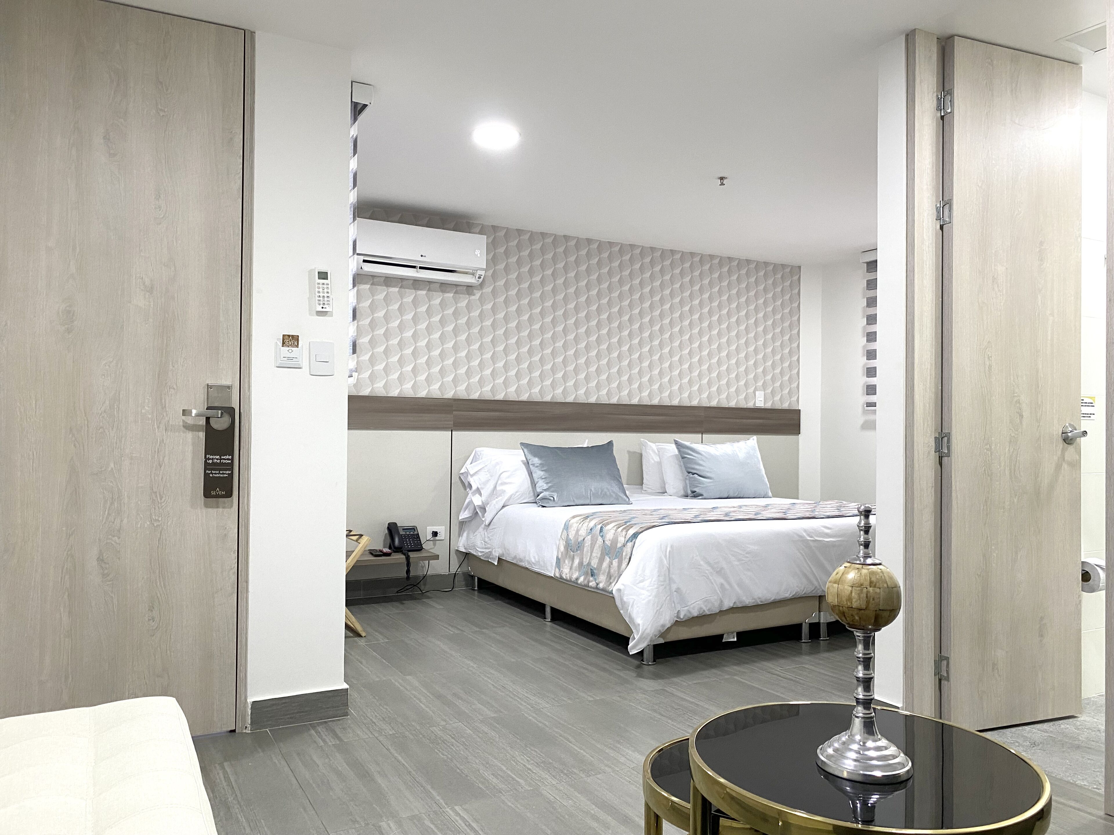 Photo - Seven Inn Hotel