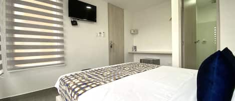 Habitació doble superior | 1 dormitori, minibar, caixa forta a l'habitació i mobiliari individual