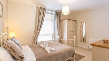 Appartement, 2 slaapkamers | 2 slaapkamers, een strijkplank/strijkijzer, gratis wifi