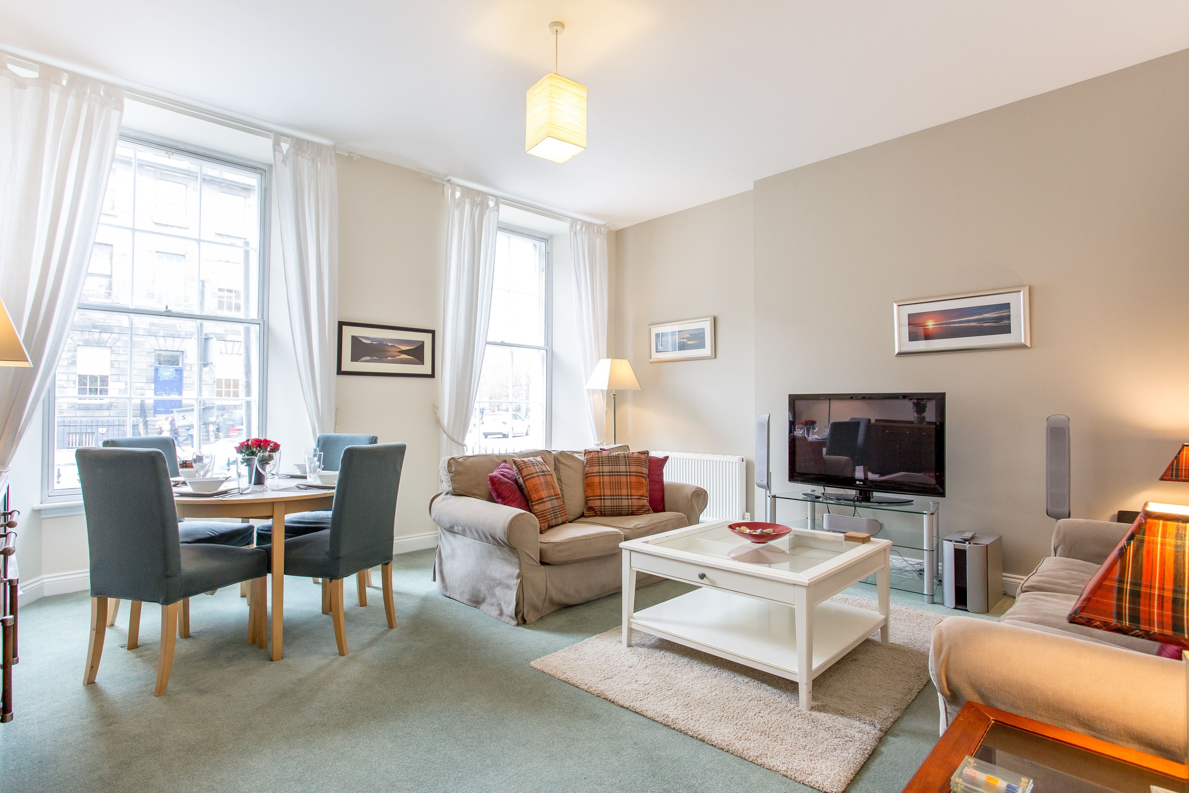 Apartment, 2 Bedrooms | Living area